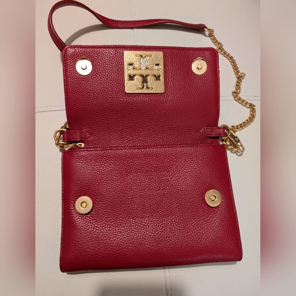 Tory Burch Britten Chain Wallet In Red With Gold Hardware - Picture 2 of 4